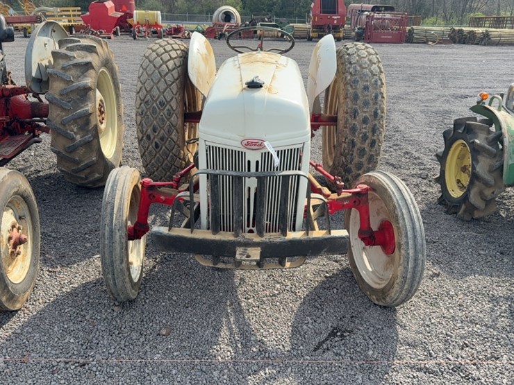 ford-tractor-image-2
