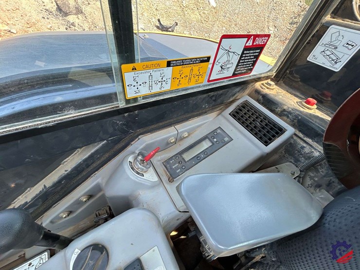 2021-deere-60g-image-56