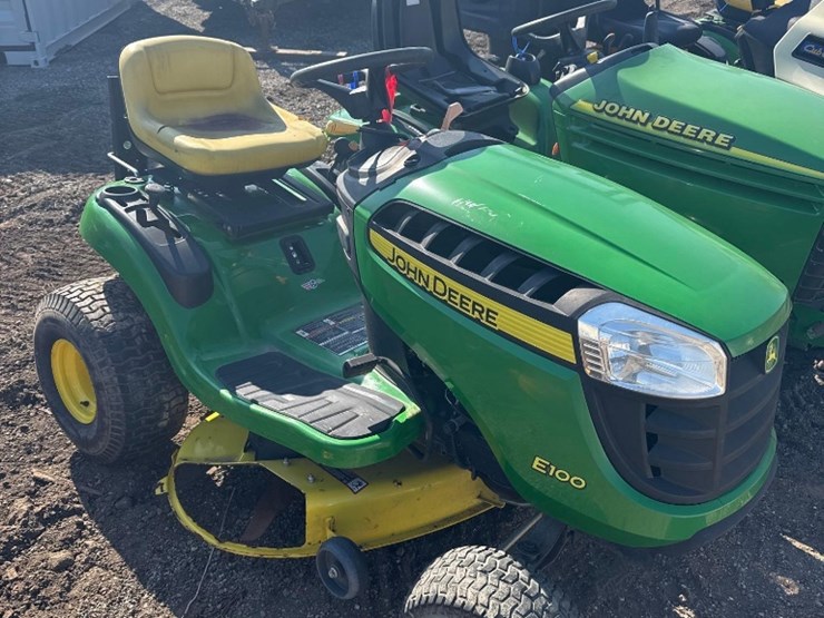 john-deere-la-image-1