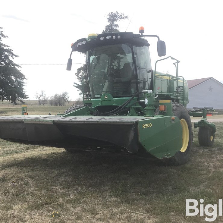 2019 JOHN DEERE W235