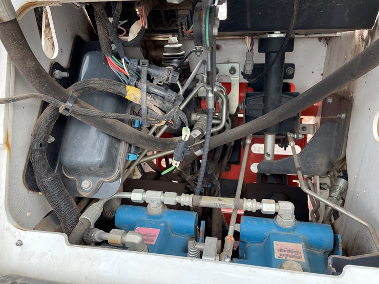 2022-bobcat-mt55-image-26