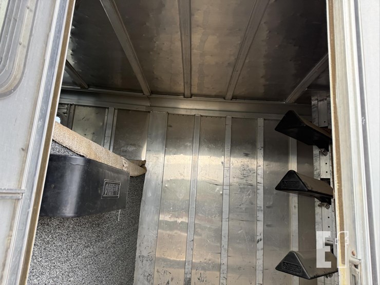 2001-featherlite-16-ft-image-17