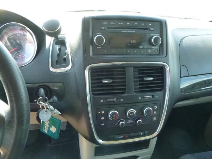 2014-dodge-grand-caravan-image-17