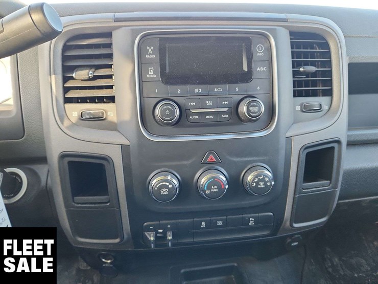 2018-dodge-3500-image-21