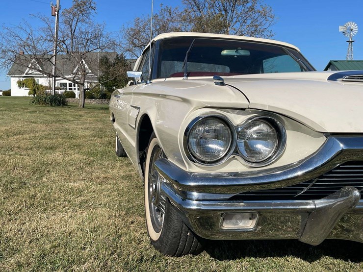 1965-ford-thunderbird-image-12