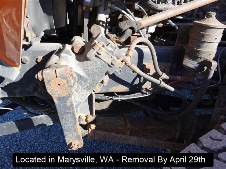 2001-freightliner-fld120-image-6