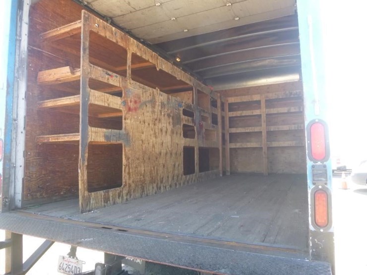 2021-ford-f550-image-9