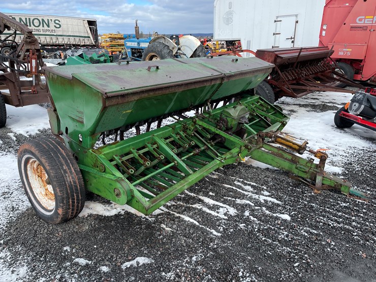 #150-•-oliver-64-grain-drill-(mason,-wi)-image-3
