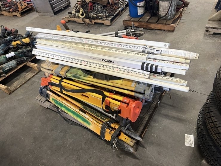 topcon-trip-pods-&-seco-grade-rods-image-2