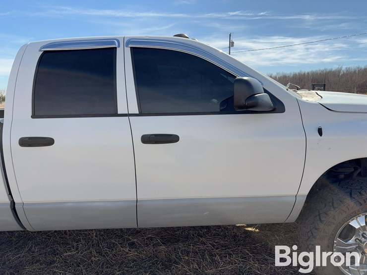 2004-dodge-ram-3500-image-13