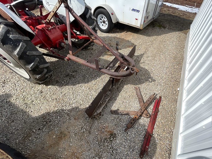 1948-ford-8n-image-17