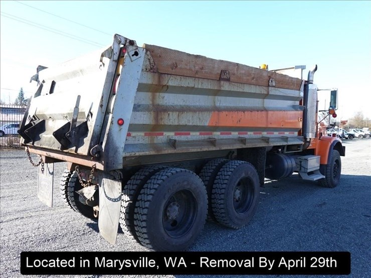 2001-freightliner-fld120-image-27