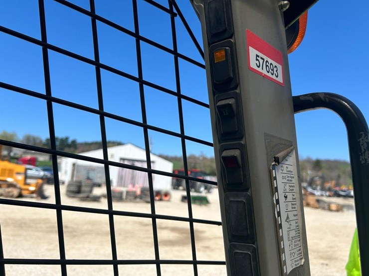 2016-new-holland-l234-image-23