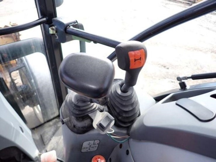 2014-new-holland-t4.75-image-15