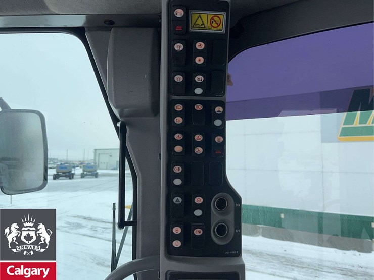 2011-caterpillar-140m-image-17