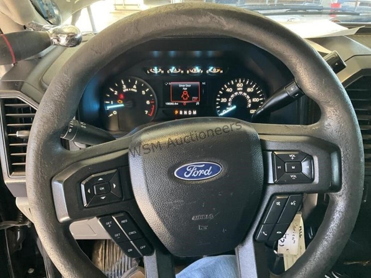 2020-ford-f150-image-16