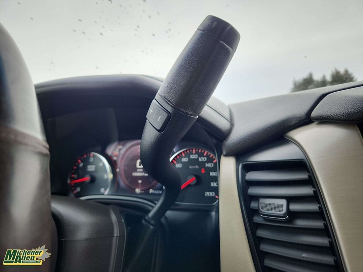 2015-gmc-yukon-denali-image-22