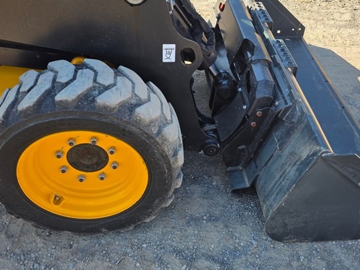 2024-jcb-215-image-8