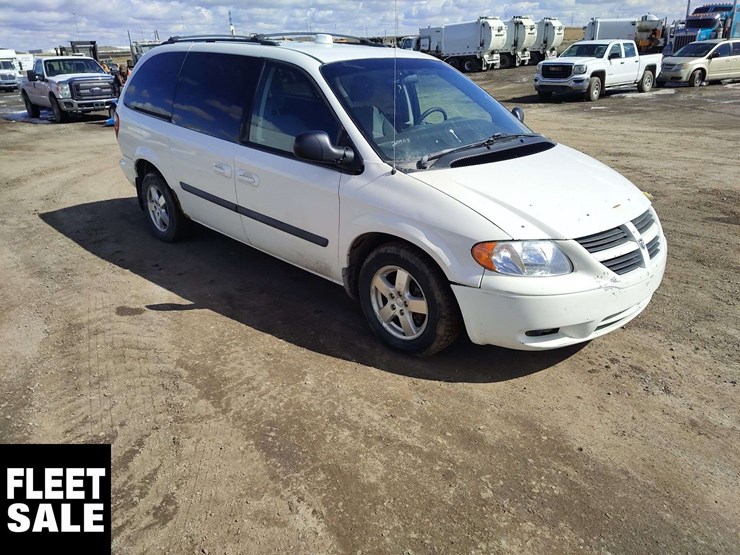 2007-dodge-grand-caravan-image-2