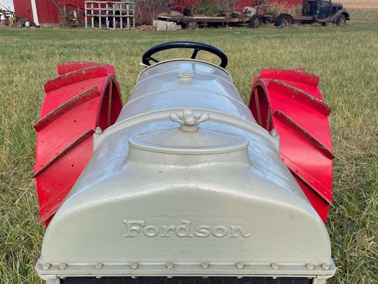 1918-fordson-tractor-image-10