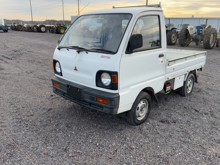 #3085-•-1992-mitsubishi-mini-truck-image-1