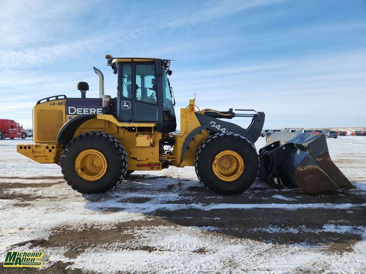 2015-deere-644k-image-8