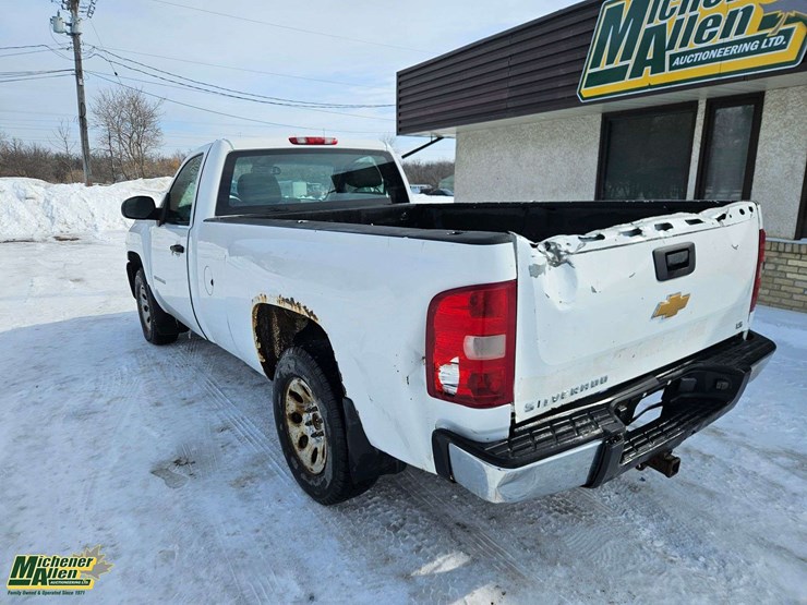 2010-chevrolet-silverado-1500-image-3