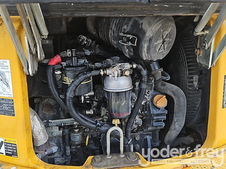 2015-deere-27d-image-30