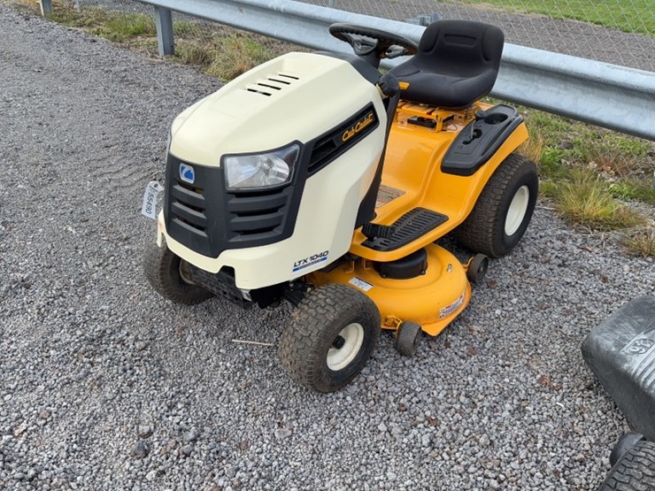 2012-cub-cadet-ltx1040-image-1