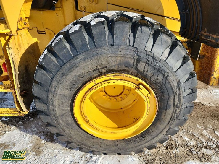 2015-deere-644k-image-11