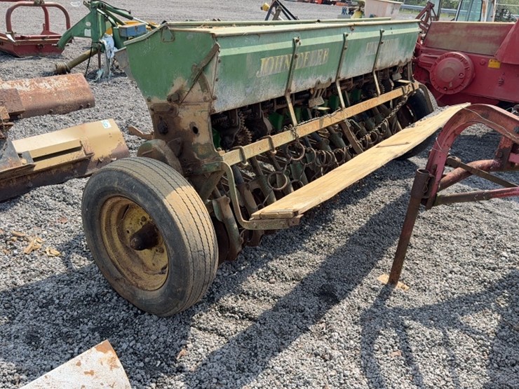 john-deere-8-image-3