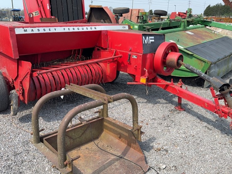 massey-ferguson-124-image-2