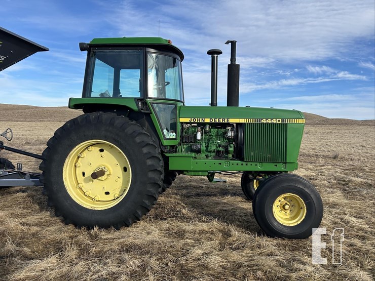 john-deere-4440-image-4