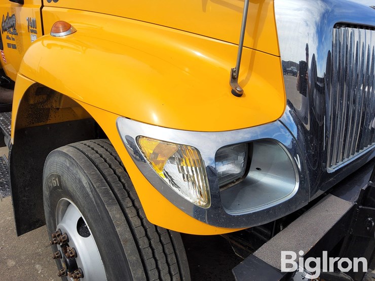 2006-international-7400-image-19