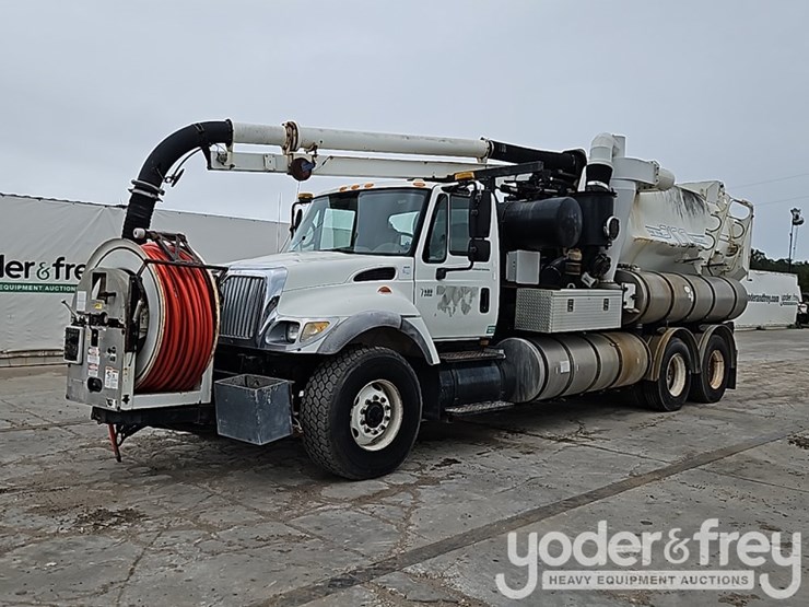 2004-international-7400-image-1