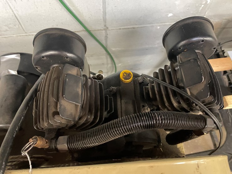 #2510-•-ingersoll-rand-portable-air-compressor-(columbia-heights,-mn)-image-6