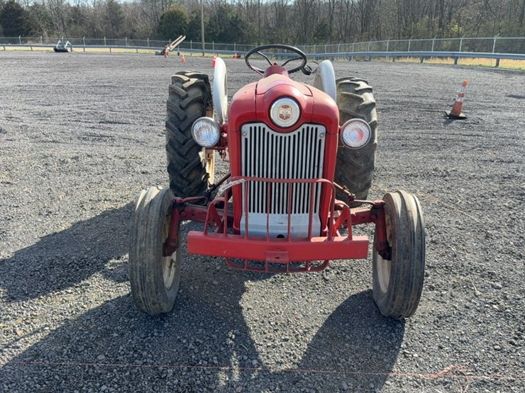 ford-tractor-image-2