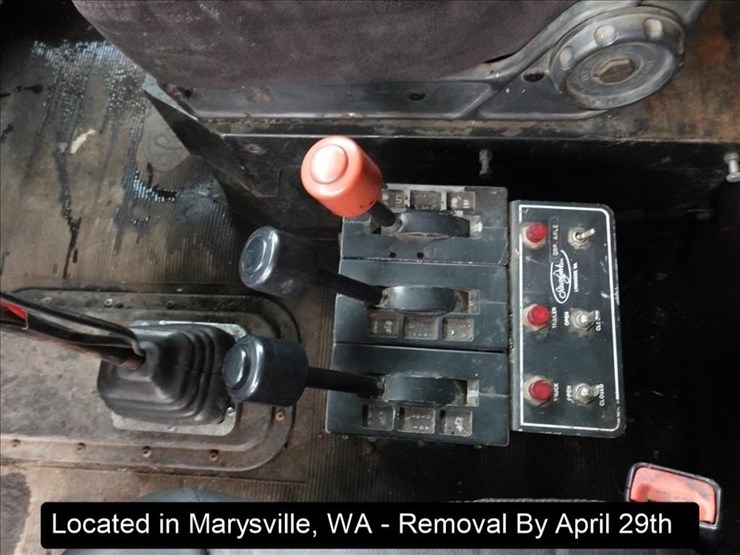 1997-peterbilt-378-image-12