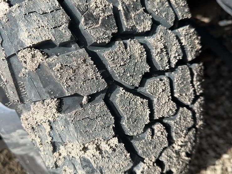 2021-ford-f350-xl-image-14