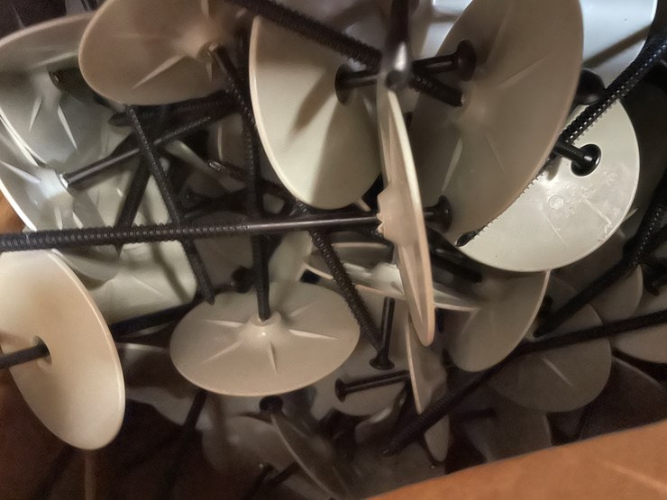 #2547-•-pallet-of-roof-grip-screw-(columbia-heights,-mn)-image-3