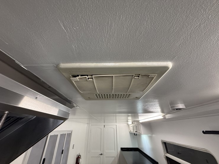 #3004-•-2003-40'-gooseneck-concession-trailer-image-26