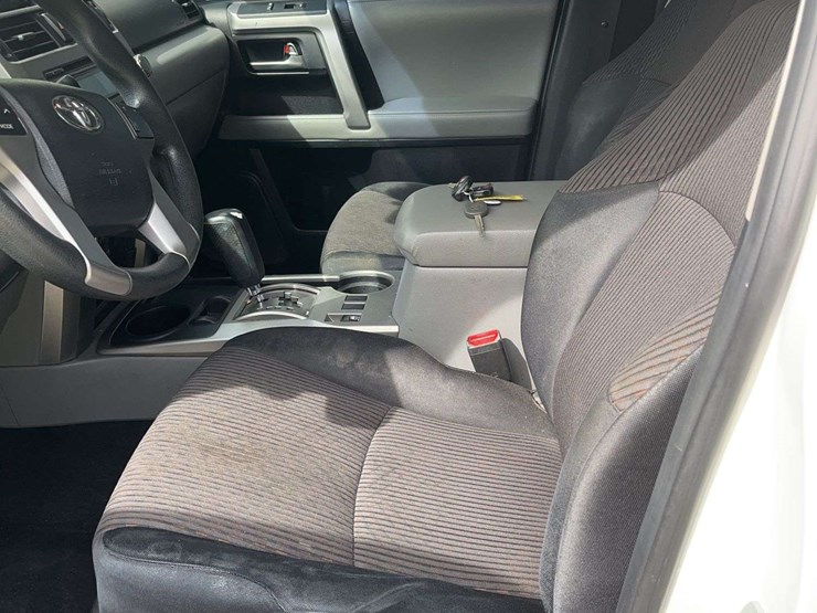 2013-toyota-4-runner-image-5