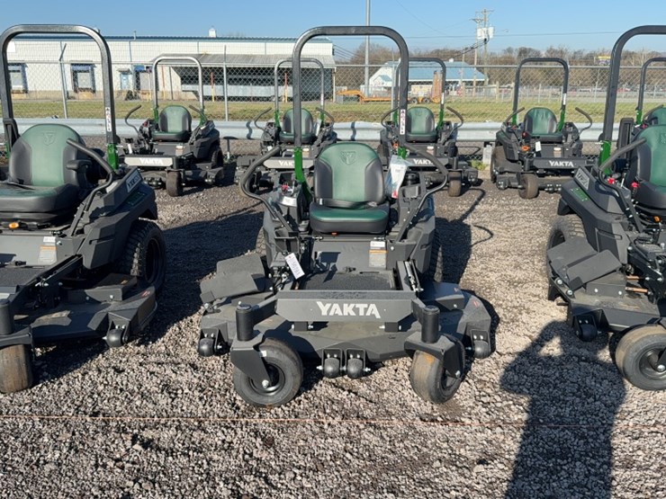 #4035-•-yakta-yxr-120-zero-turn-mower-image-2