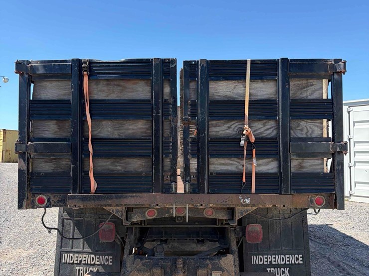 2003-chevrolet-c4500-stake-body-dump-image-4