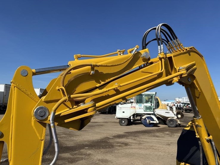 komatsu-pc28uu-image-15