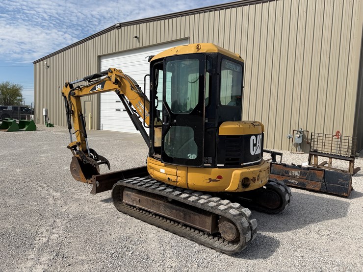 caterpillar-304cr-image-17