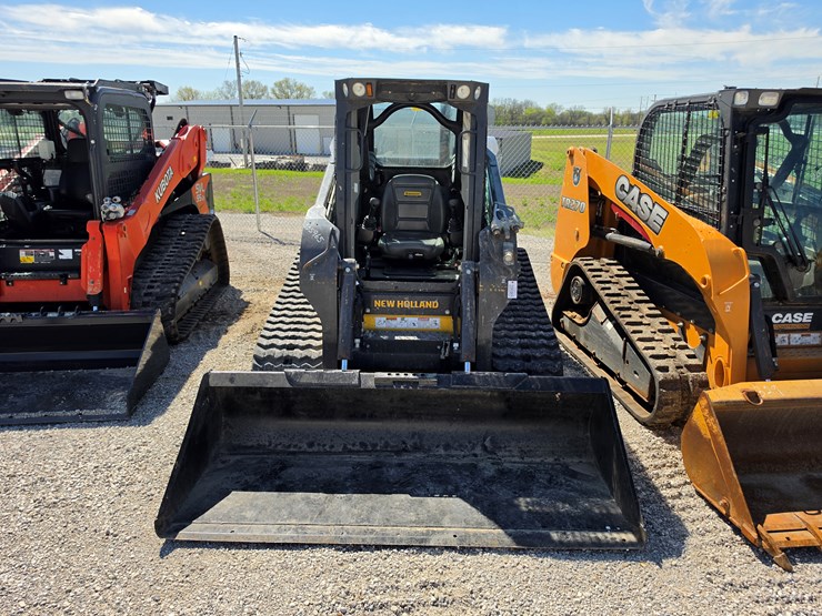 2022-new-holland-c332-image-2