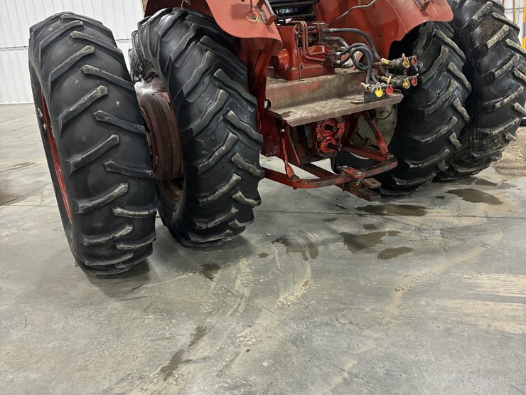 seller-#38.-1966-ih-1206-wheatland-runs-great,-dual-pto-image-2