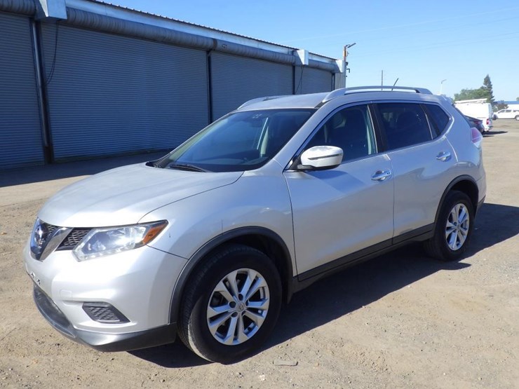 2016-nissan-rogue-image-1