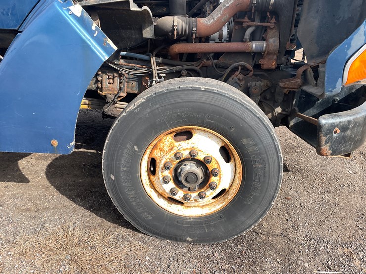 #242-•-2000-sterling-truck-tractor-(has-mn-title)-(mora,-mn)-image-20